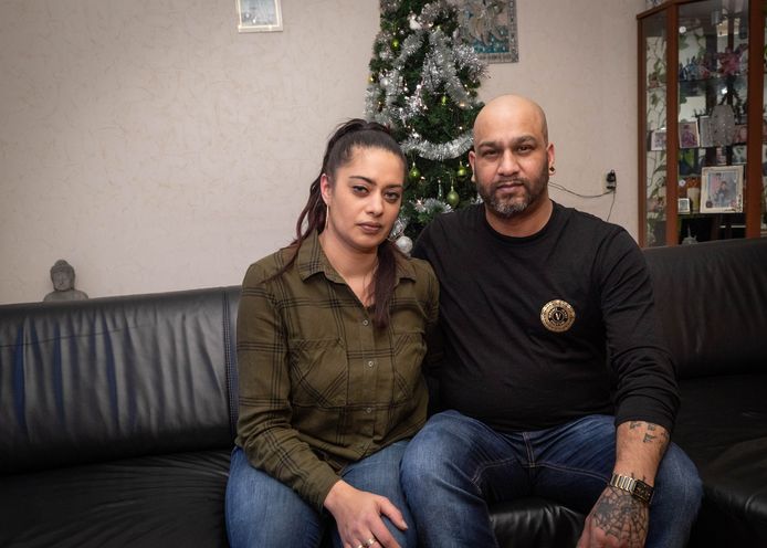 Roshni (35), haar echtgenoot Stephan (38) en hun twee kinderen van 9 en 14 jaar raakten in tien jaar tijd alles kwijt door de kinderopvangtoeslagaffaire.