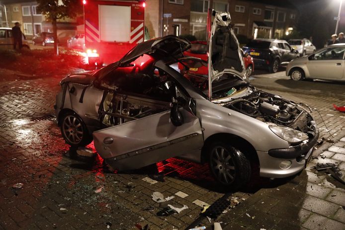 De auto waarop de aanslag vorig jaar werd gepleegd.