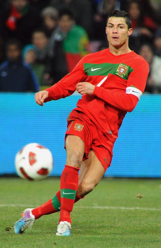 Pourquoi Ronaldo Joue En Manche Longue Cristiano Ronaldo: "Pourquoi les gens m'insultent?" | Football étranger