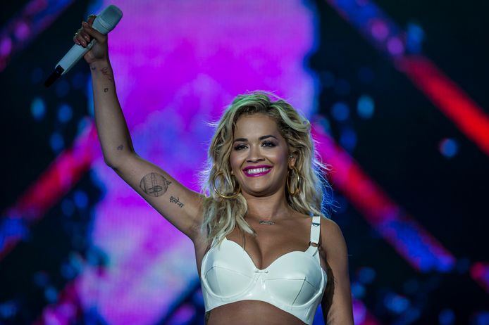 Rita Ora tijdens haar optreden op het Balaton Sound Festival in Zamardi, Hongarije op 6 juli 2018.