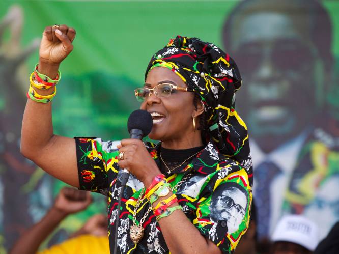 Vrouw Mugabe terug in Zimbabwe na beschuldigd te zijn van mishandeling