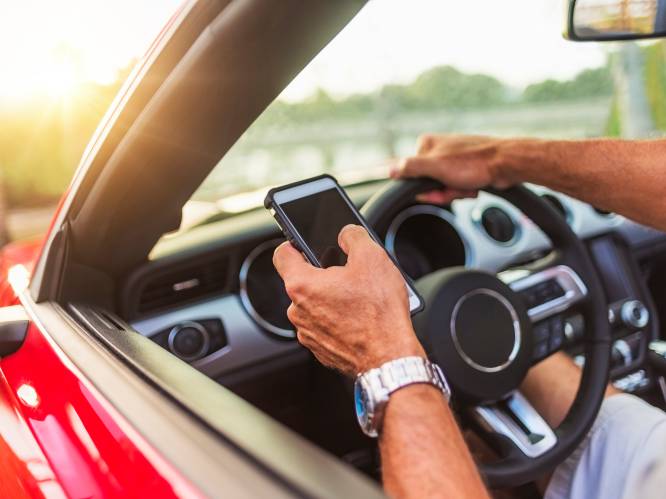 Smartphonebril toont hoe gevaarlijk gsm'en achter stuur kan zijn