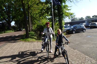 Weg te smal, te weinig parkeerplekken: zorgen over verkeerssituatie bij VV WEC