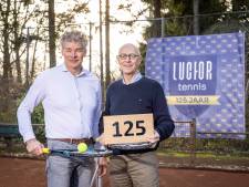Door de oude textielbaronnen heeft Almelo een 125-jarige tennisclub: Luctor et Emergo. ‘Als je hier leert tennissen en je wordt heel goed, dan moeten we je laten gaan!’ 