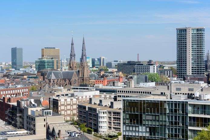 Hoogbouw in Eindhoven; overigens staat deze foto los van het verhaal. Van geen van de getoonde gebouwen is bekend of ze tot de risicovolle groep horen.