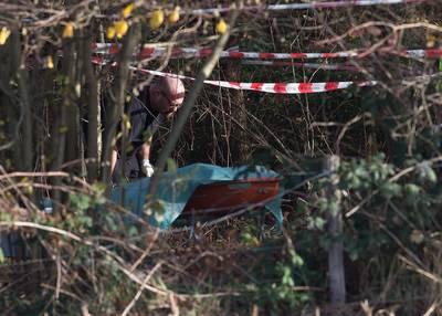 Theo vond een schedel, dijbeen en bot zo lang als zijn eigen onderbeen