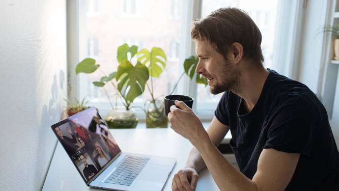 Waarom je beter gaat werken van een (virtuele) koffiepauze met collega’s