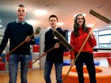 De aula's van het Altena College in Sleeuwijk worden in januari een paar dagen niet schoongemaakt