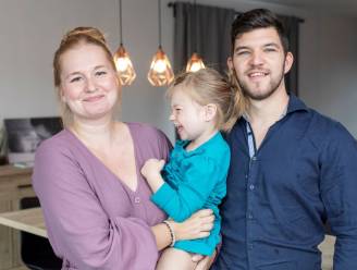 Chana (26) en Niels (29) hebben stevige hypotheek en jong kindje: “Maar we verdienen maandelijks 1.000 euro extra door onze bijberoepen”