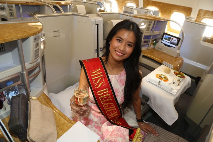 Angeline Flor Pua in A380 van Emirates