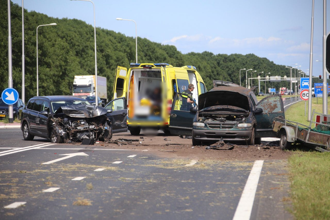 Drie Gewonden Bij Ernstig Ongeluk Op N305 Bij Zeewolde Foto Destentor Nl