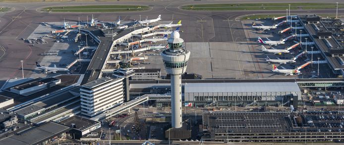 Schiphol koopt twaalf boeren uit. foto PETER BAKKER/anp