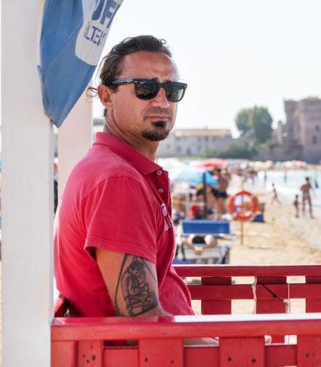 Tekort aan strandwachten Italië: de plons in zee staat onder druk