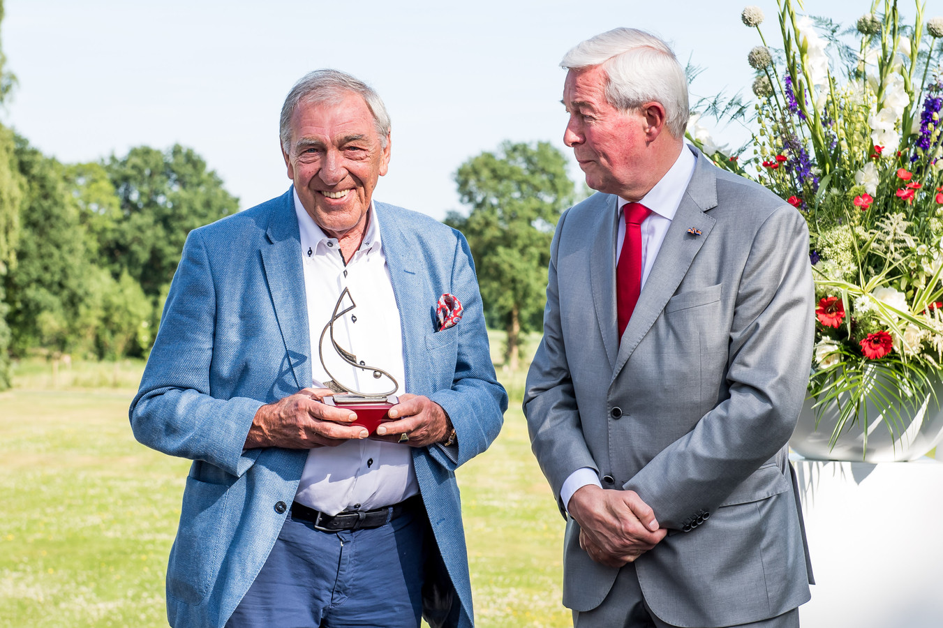Dik Wessels wint Zilveren Haring en is weer ‘goed te pas’ | Foto