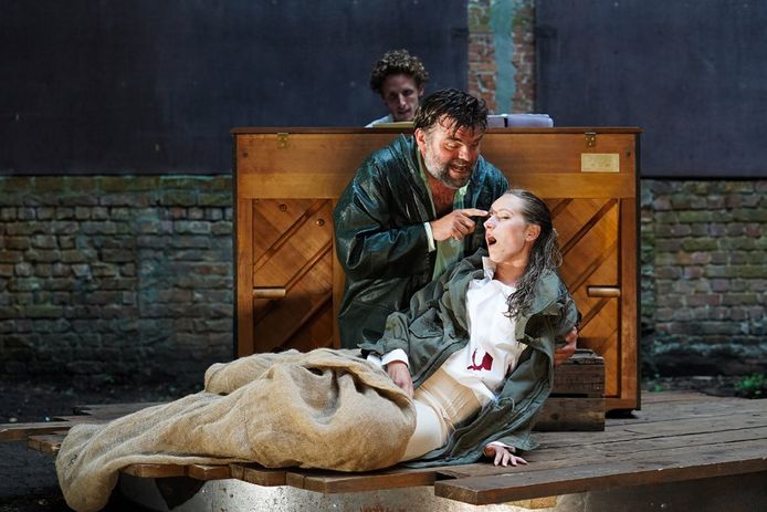 DESCHONECOMPANIE en Muziektheater Transparant brengen Rigoletto.