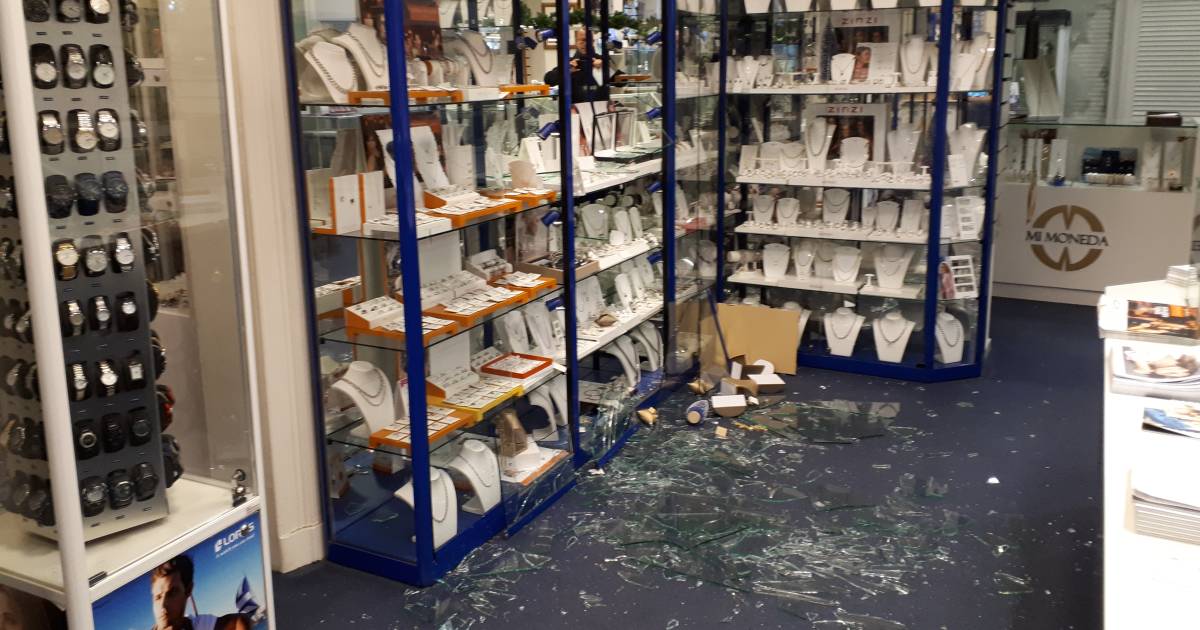 Daders plofkraak juwelier Paul van Zeeland stoppen in twee minuten