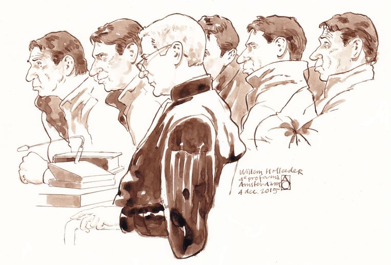 Schetsen van verschillende gezichtsuitdrukkingen van Willem Holleeder en advocaat Stijn Franken tijdens de vierde pro forma zitting van de strafzaak in 2015. Beeld anp