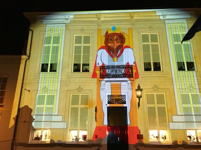 Met de lichtshow op de gevel van het museum werd deze week alvast geoefend.