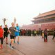 Chinezen verbaasd over hardloopfoto Zuckerberg: "Hoe update jij Facebook in China?"