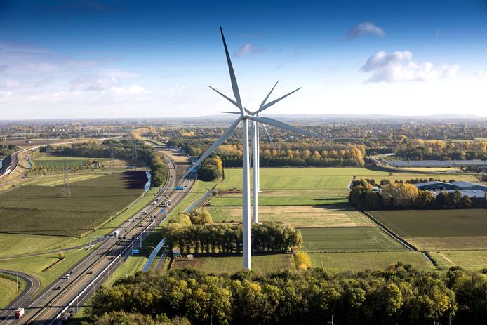 De vier windmolens van Windpark Nijmegen-Betuwe langs de A15 krijgen binnenkort gezelschap van 11.000 zonnepanelen van Zonnepark De Grift.