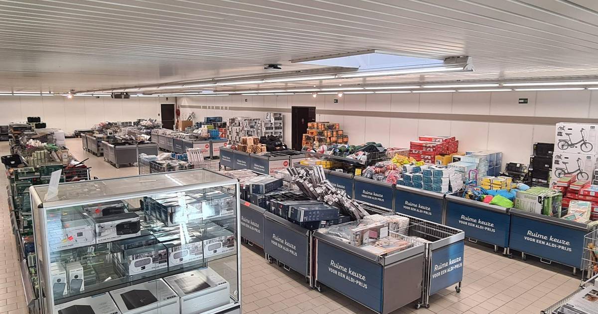 Aldi houdt uitverkoop van overstock in oud winkelpand Olen hln.be