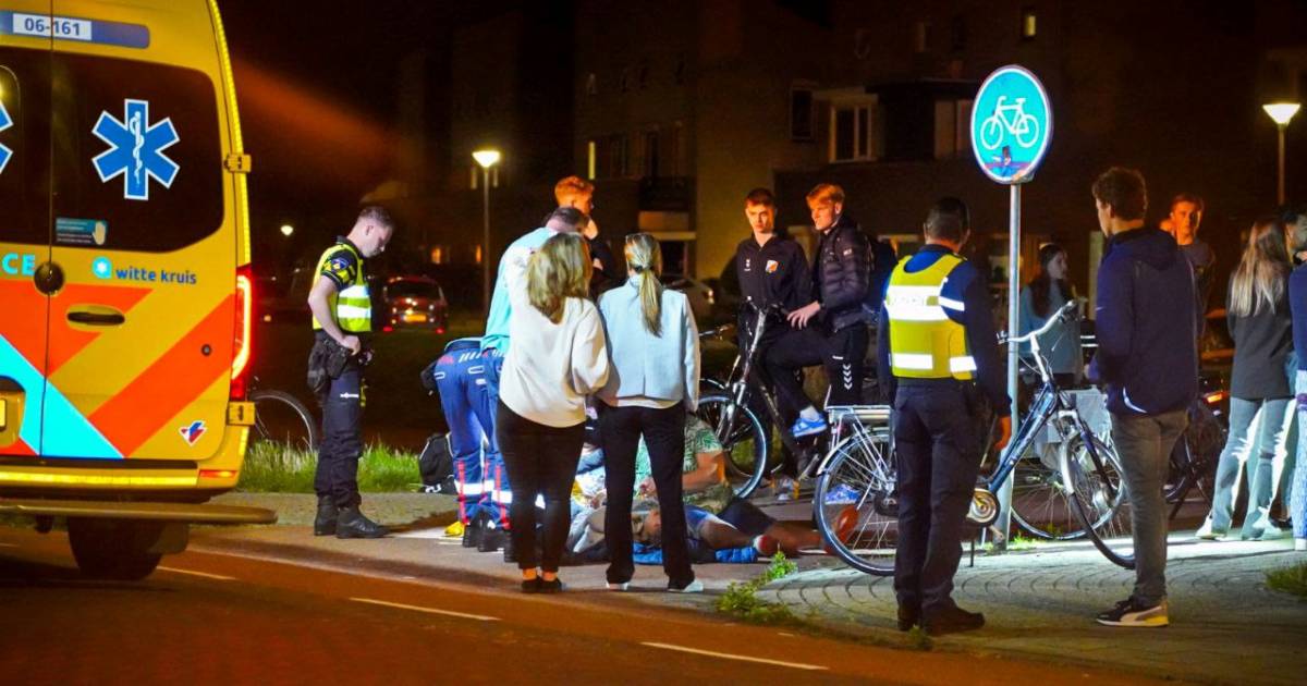 Botsing tussen scooters in Zutphen één bestuurder naar ziekenhuis