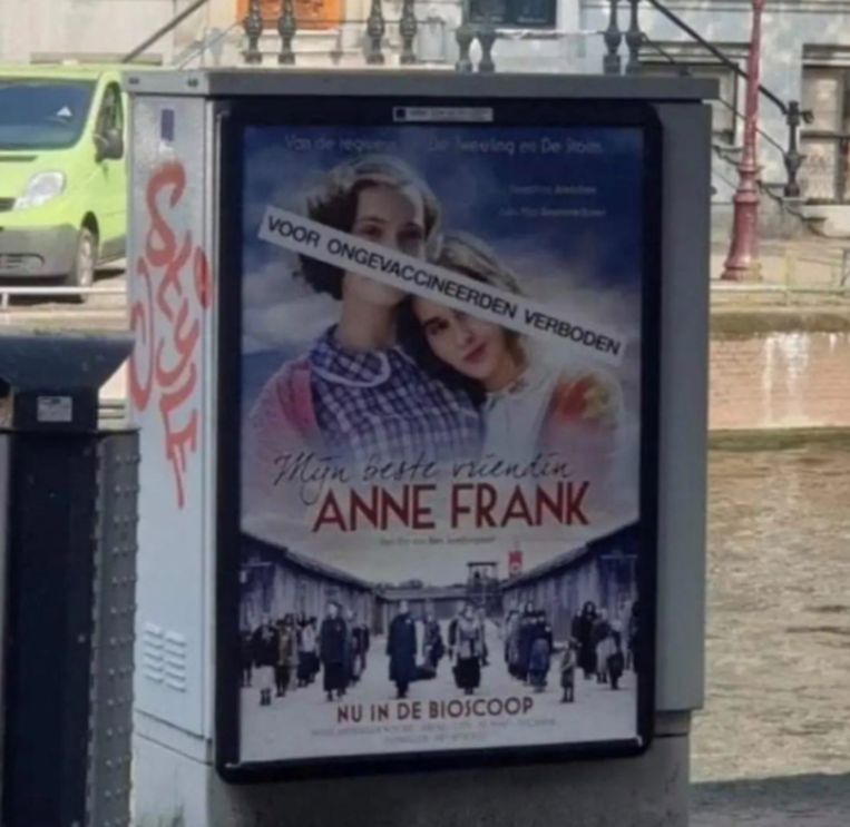 Verontwaardiging om bekladde filmposter Anne Frank: ‘Voor ongevaccineerden verboden’