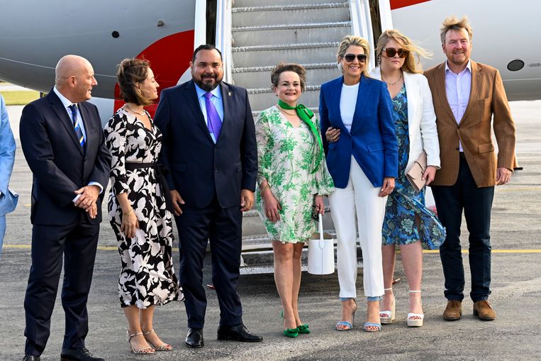 Dit zijn de eerste beelden van Amalia's werkbezoek aan de Cariben Beeld Brunopress