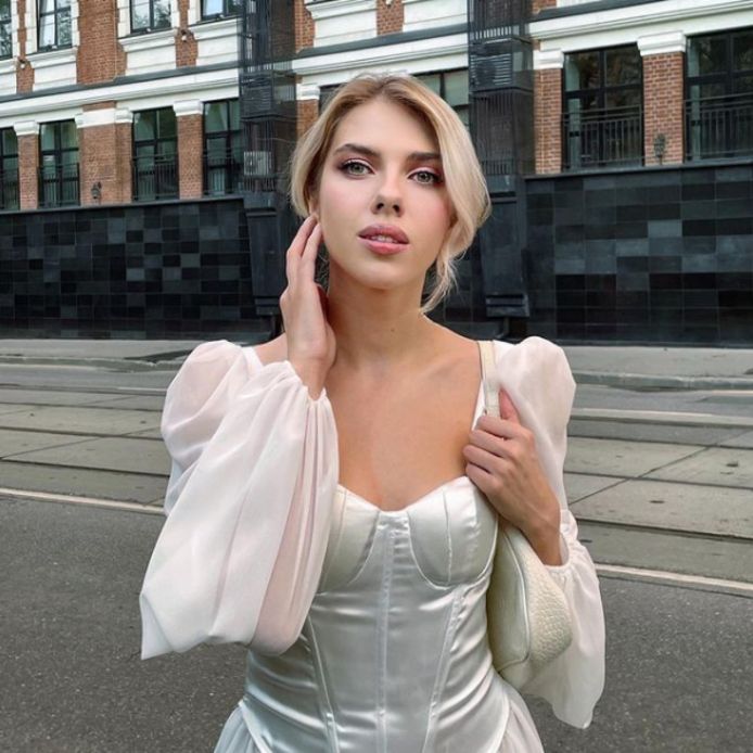 Reconnaissez-vous la personne sur cette photo? Eh bien, non, ce n'est pas Scarlett Johansson!