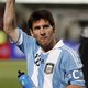 Lijnrechter gaat tijdens de rust op de foto met Messi