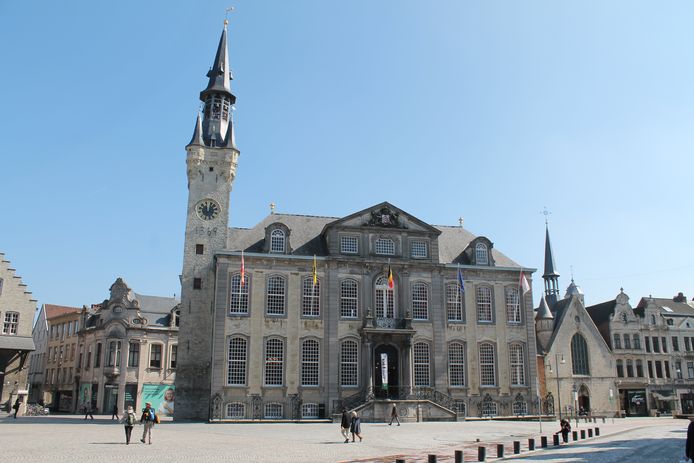 Op 4 december kan je de belforttoren aan het stadhuis van Lier van binnen bezichtigen.