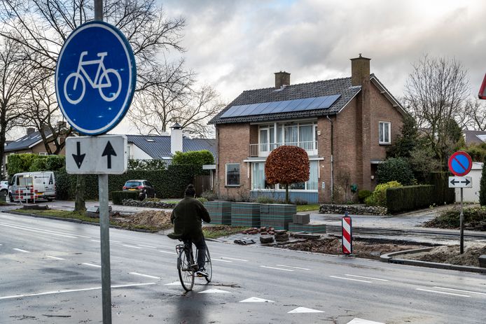 De fietsoversteek bij de Boerhaavelaan in Helmond wordt aangepast.