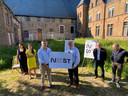Dams burgemeester Joachim Coens en Brugs schepen Nico Blontrock stellen NEST Stadslab voor.