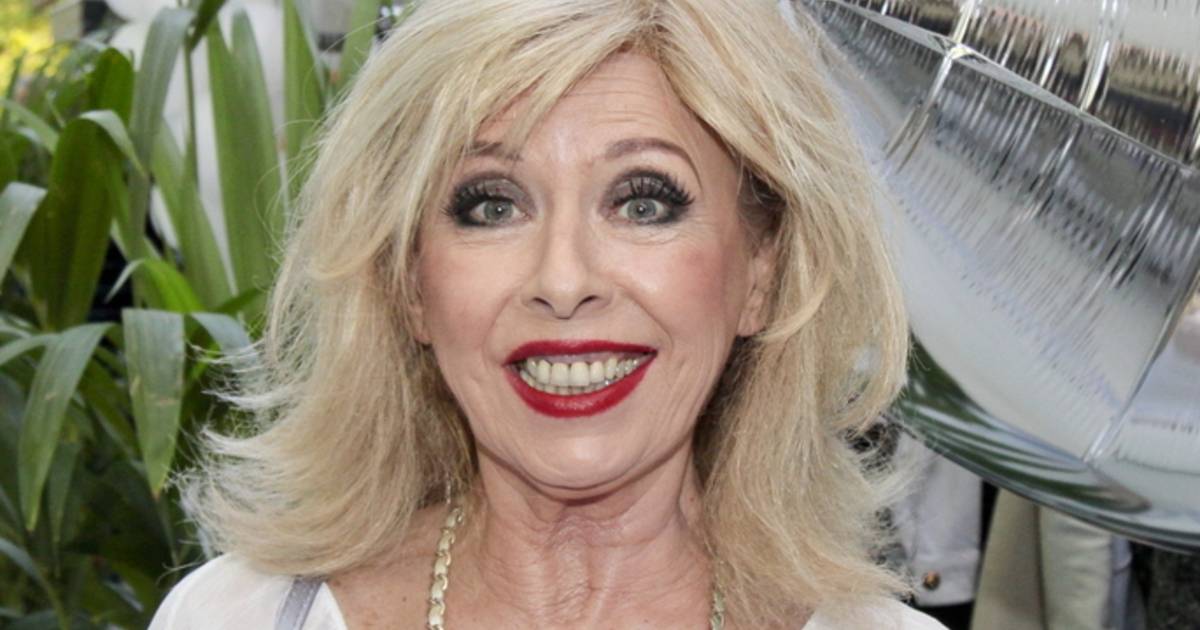 Overlever Bonnie St Claire Is Geen Vrouw Van Regels Sterren Ad Nl [ 630 x 1200 Pixel ]