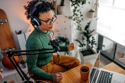 Geld verdienen met een podcast? ‘Hoe meer luisteraars, hoe hoger de vergoeding’