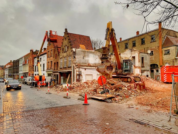 De gevel stortte naar beneden in de Ezelstraat.