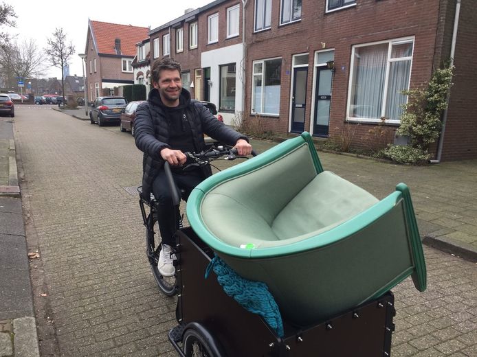 De klusjesbakfiets trekt de buurt in.