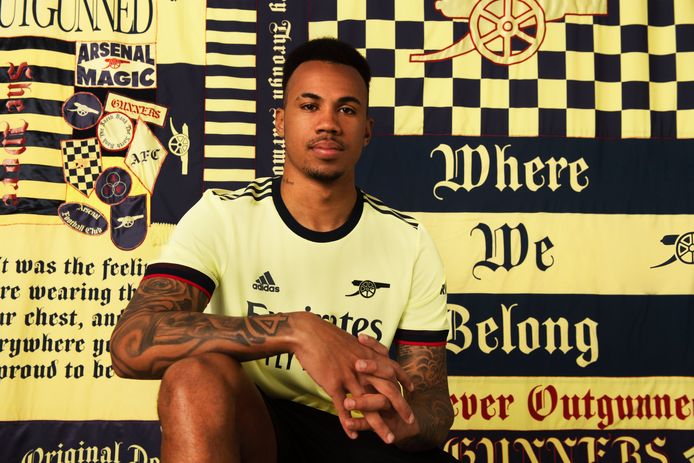 Het nieuwe uitshirt van Arsenal.