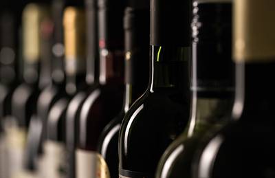 Des salariés jugés pour le vol d'au moins 55.000 bouteilles de vin