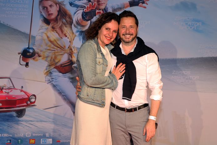 “Douglas is ook regisseur bij 'Familie'", zegt Caroline Maes die haar vriend Kim meenam. “Hij is een vat vol energie, altijd enthousiast.”