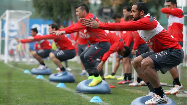 Een training van het Chileense voetbalteam Beeld anp