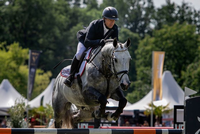 Springruiter Rob Heijligers met zijn paard Cassius Clay in actie tijdens CSI Eindhoven in 2019.