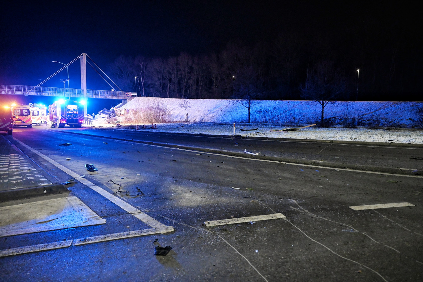 Auto gelanceerd op rotonde in Hilvarenbeek: bestuurder overleden ...