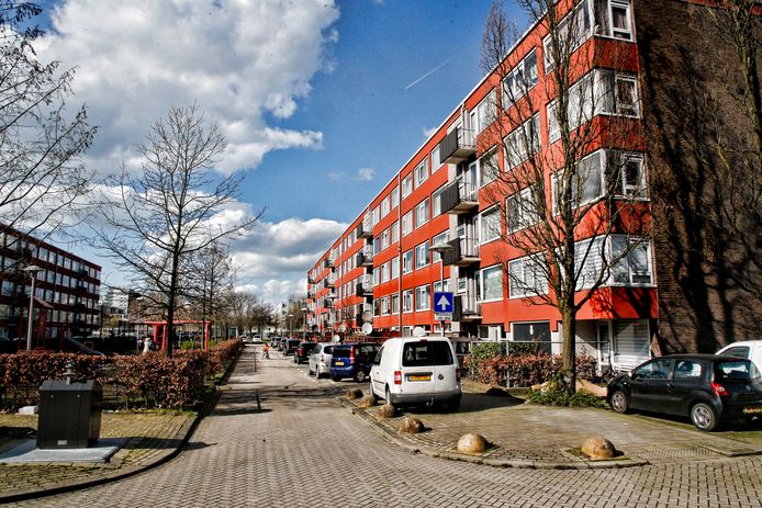 De flats op de De Gasperilaan in Kanaleneiland.