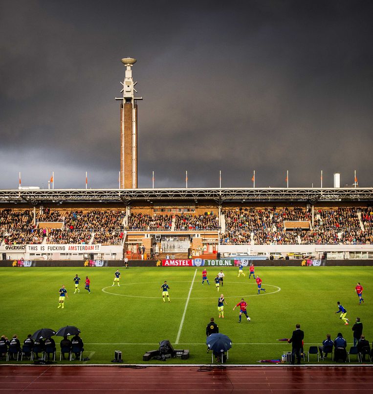 Het Olympisch Stadion, aan het - nu nog - Stadionplein. Beeld ANP