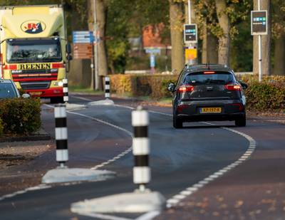 Wennen aan de ‘slingerweg’ in Diepenheim: hoe lang mag dat duren?