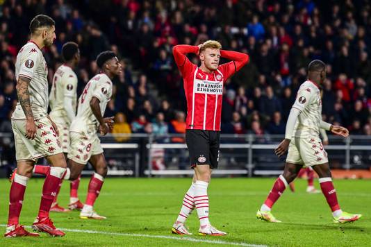 Ongeloof bij PSV, Monaco wint in Eindhoven.