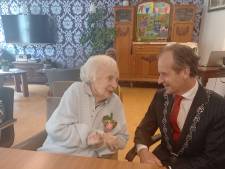 Bloementaart voor 100-jarige Ciska van Duijnhoven uit Berg en Dal