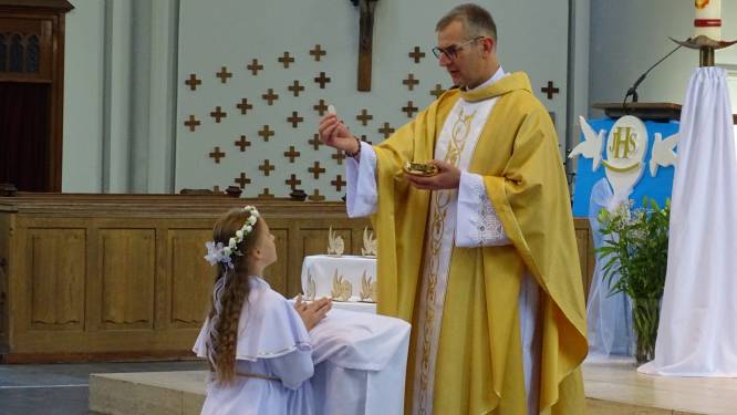 Poolse gemeenschap bevreesd voor sluiting Heilig Hartkerk: ‘We hebben al paar keer moeten verhuizen’ 