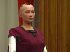 Amerikaanse robot Sophia is net echt en kan hele gesprekken voeren